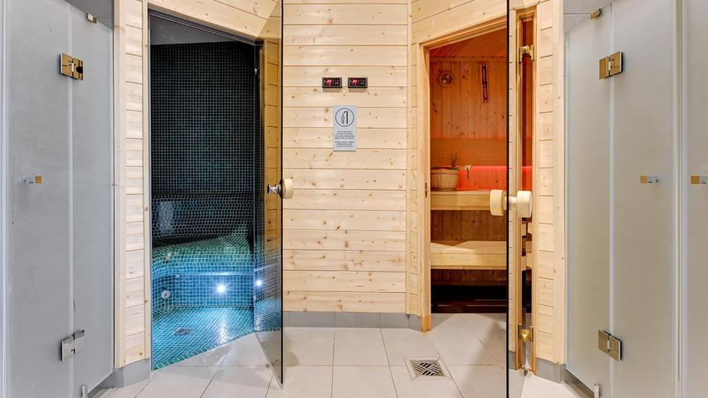 Waterlane Island Hostel&Apartments Gdańsk Eksteriør billede